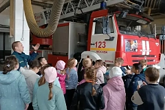«Юные гости в 123 ПСЧ: экскурсия для второклассников из школы № 2006»