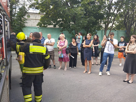 В Академическом районе жители встретились со спасателями 